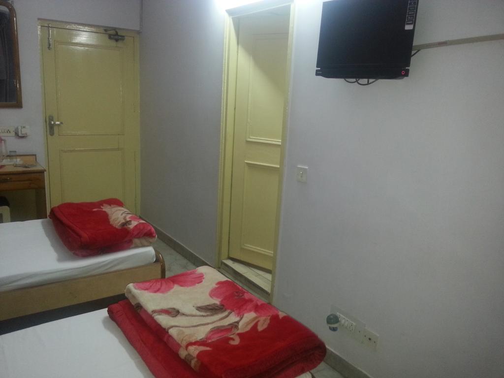 Hotel Royale Paradise Noida Room photo
